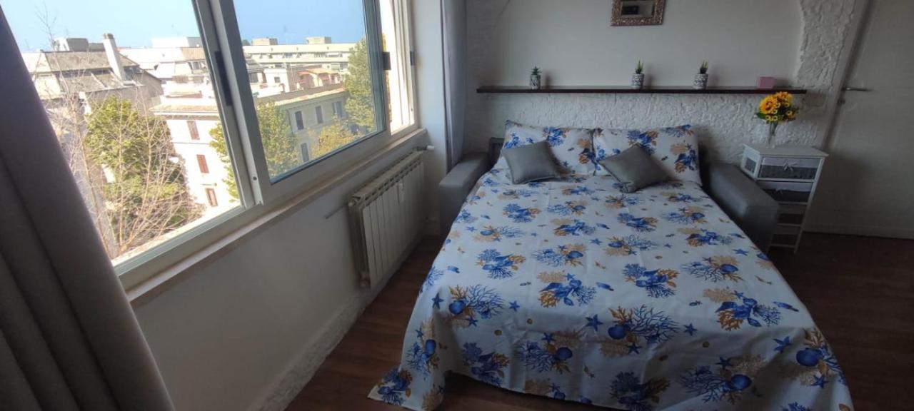 Ferienwohnung Attico Girasole Lido di Ostia Exterior foto